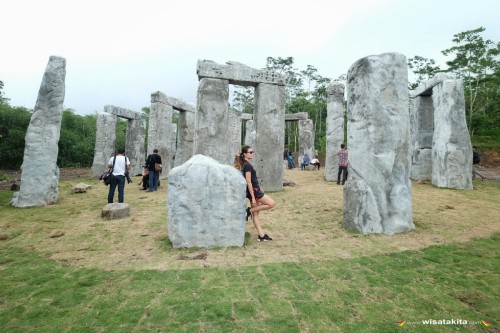 Stonehenge Gunung Merapi