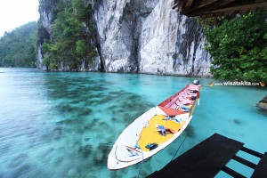 Tebing batu ora beach