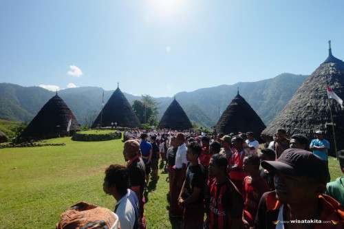 Upacara kemerdekaan Indonesia masyarakat Waerebo
