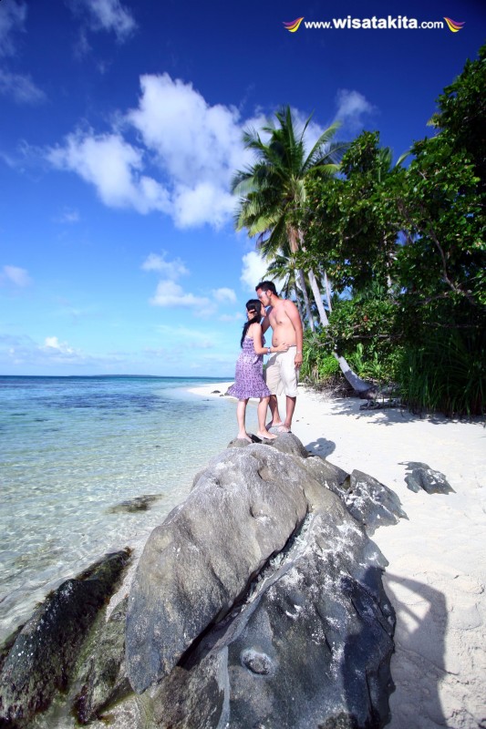 pra wedding di pantai ujung gelam karimunjawa