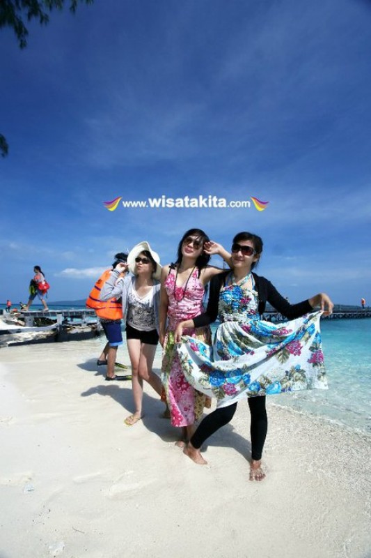Liburan bersama teman di Karimunjawa