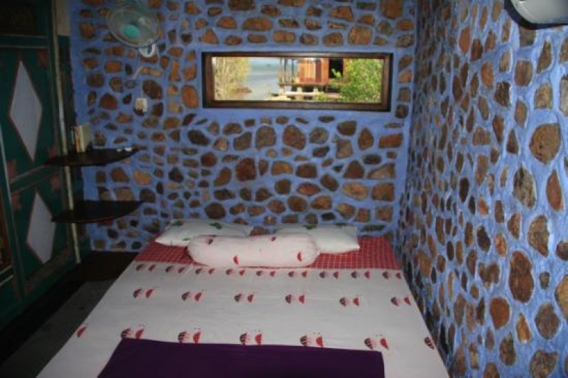 Omah Alchy Waru Cottage